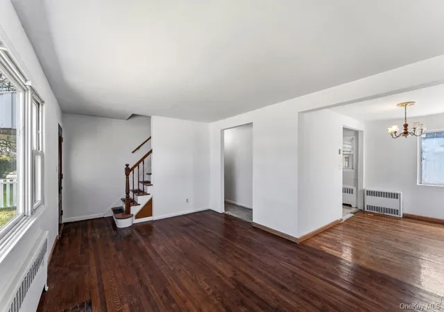 5th image of 712 Park Ave, Hempstead, NY 11553 | MLS# 976821
