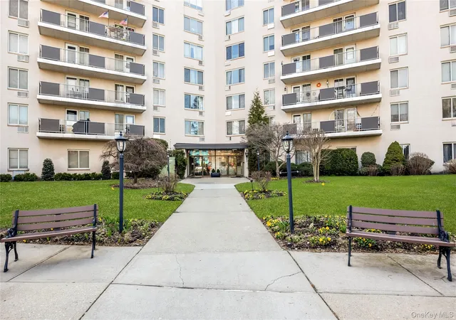 Photo 2 of Sale Pending at 135 Post Ave #1O, Westbury, NY 11590 | MLS# 976822 | Listing updated on 2026-09-19