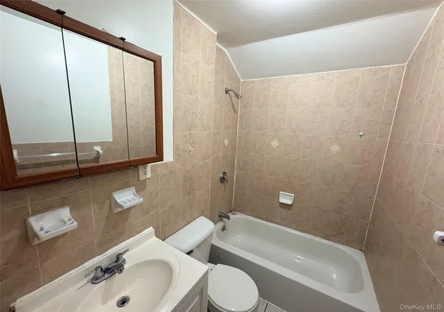 Photo 3 of House for sale at 118-33 199th Street, Saint Albans, NY 11412 | MLS# 976836 | Listing updated on 2026-03-27