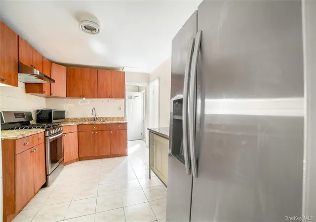 Photo 4 of Single family home for sale at 8905 Moline St, New York, NY 11428 | MLS# 976852 | Listing updated on 2026-10-08