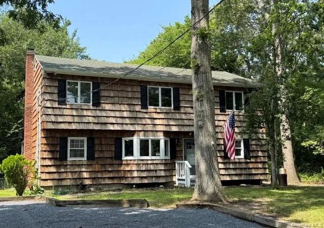 Photo 2 of Sale Pending at 130 Park Ln, Brookhaven, NY 11953 | MLS# 976874 | Listing updated on 2026-09-19