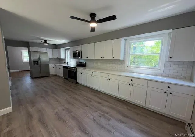 Photo 3 of Sale Pending at 130 Park Ln, Brookhaven, NY 11953 | MLS# 976874 | Listing updated on 2026-09-19