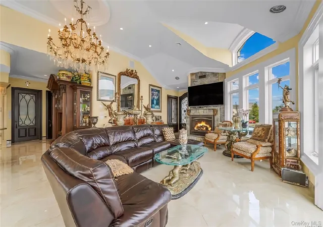 5th image of 238 W Islip Rd, Islip, NY 11795 | MLS# 976881