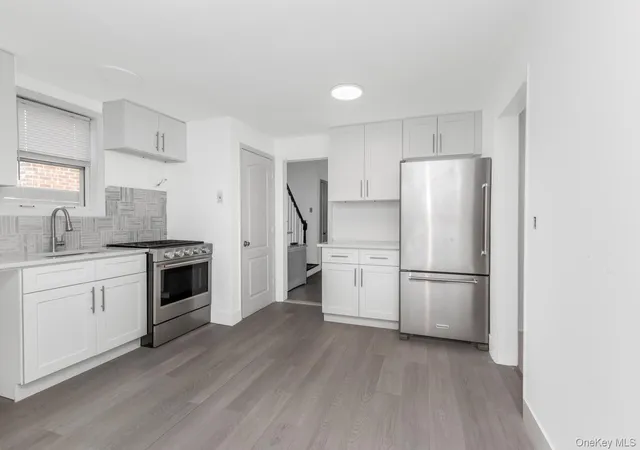 3rd image of 31 Emmett Pl, Yonkers, NY 10703 | MLS# 976902