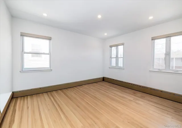21st image of 83 Arnold Ct, East Rockaway, NY 11518 | MLS# 976969