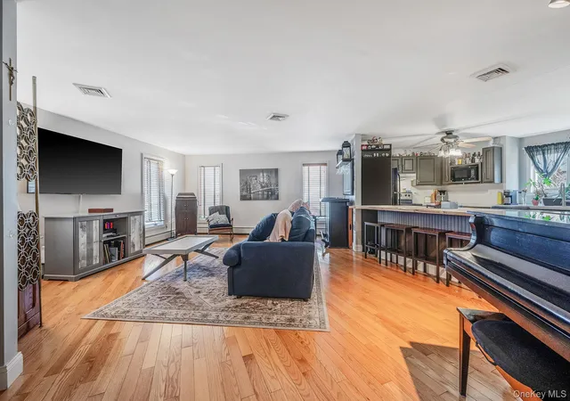 Photo 3 of Sale Pending at 268 W Shore Dr, Oyster Bay, NY 11758 | MLS# 977039 | Listing updated on 2026-09-19