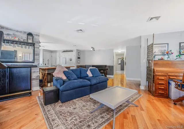 Photo 3 of Sale Pending at 268 W Shore Dr, Oyster Bay, NY 11758 | MLS# 977039 | Listing updated on 2026-09-19