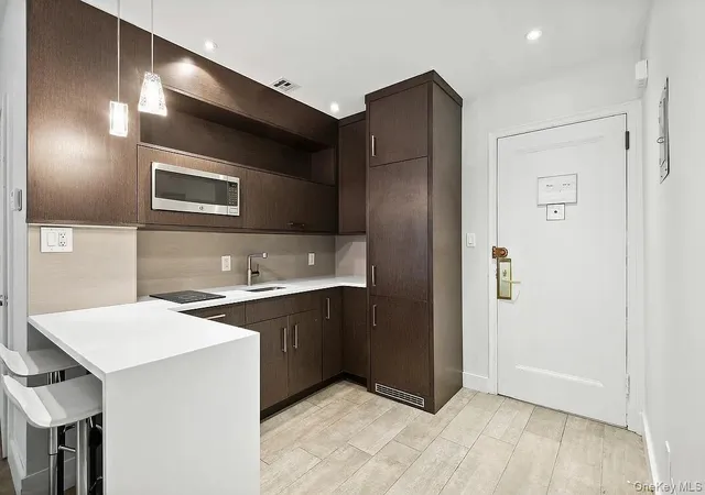 Homes for sale in New York, NY | 111 E 56Th Street #1102, New York, NY 10022 | MLS# 977043