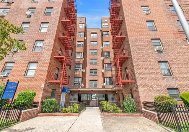 Photo 2 of Sale Pending at 88 09 Northern Blvd #505, New York, NY 11372 | MLS# 977095 | Listing updated on 2026-07-01
