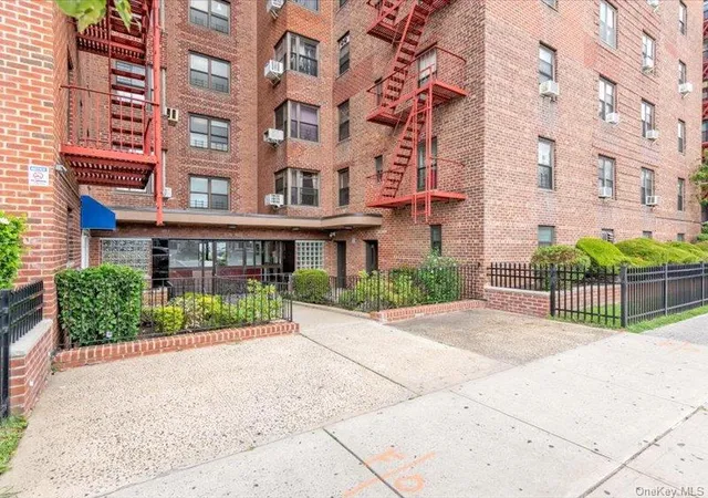 Listing Photo 4 - Condo for sale in Northridge Section III located at 88-09 Northern Blvd, New York, NY 11372 - Unit #505