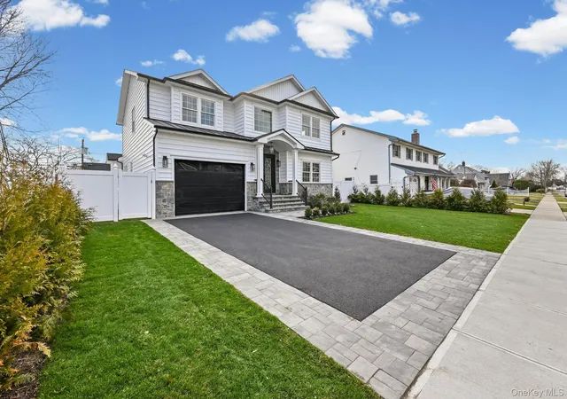 Photo 2 of Single family home for sale at 27 Grape Ln, Oyster Bay, NY 11801 | MLS# 977115 | Listing updated on 2026-10-10