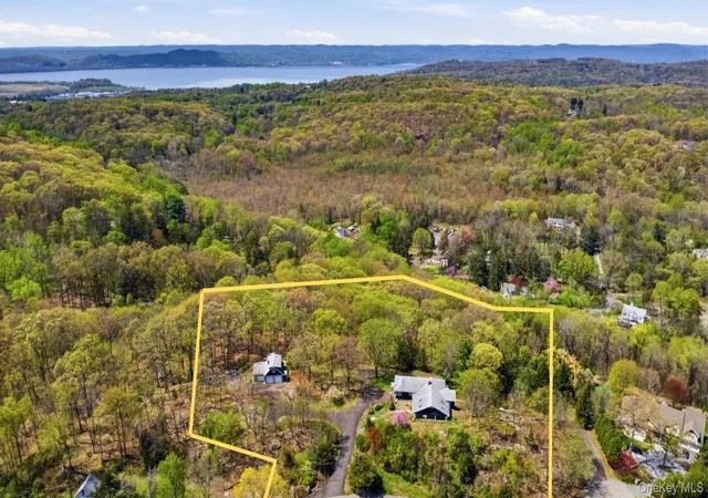 Photo 2 of Single family home for sale at 27 Allapartus Cir, Ossining, NY 10562 | MLS# 977120 | Listing updated on 2026-08-10