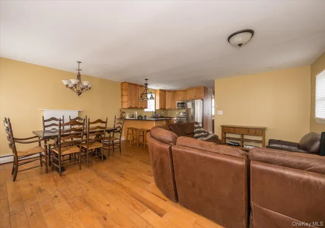 3rd image of 7 Poplar Ave, New York, NY 10465
