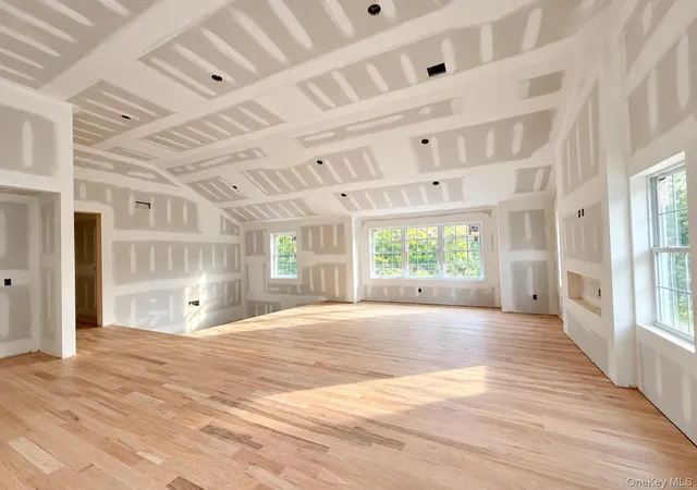 Photo 3 of Single family home for sale at 1 Lindenwood Ln, Newburgh (town), NY 12550 | MLS# 977195 | Listing updated on 2026-10-01