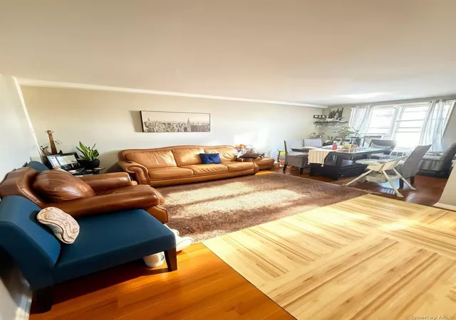 2nd image of 63 45 Saunders St #5J, Rego Park, NY 11374 | MLS# 977203