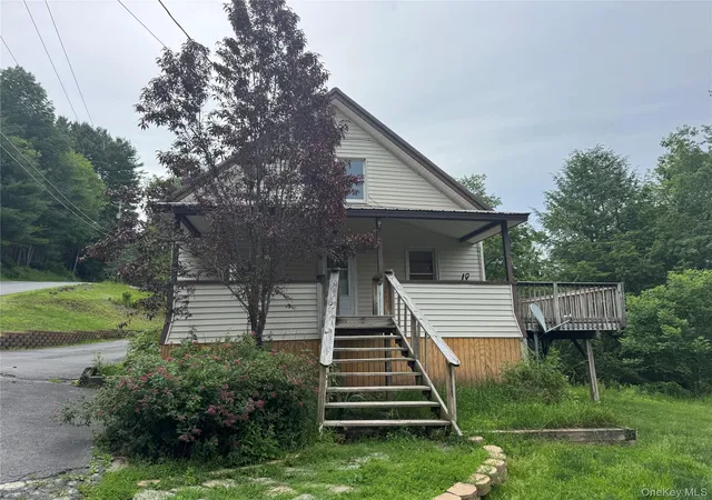 Photo 3 of Sale Pending at 96 White Roe Lake Rd, Livingston Manor, NY 12758 | MLS# 977228 | Listing updated on 2026-09-17