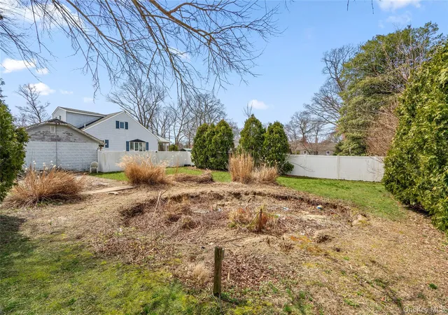 25th image of 125 W 3rd St, Ronkonkoma, NY 11779 | MLS# 977251