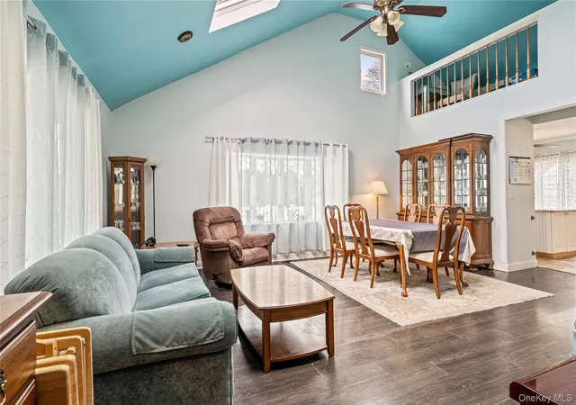 5th image of 125 W 3Rd St, Ronkonkoma, NY 11779 | MLS# 977251