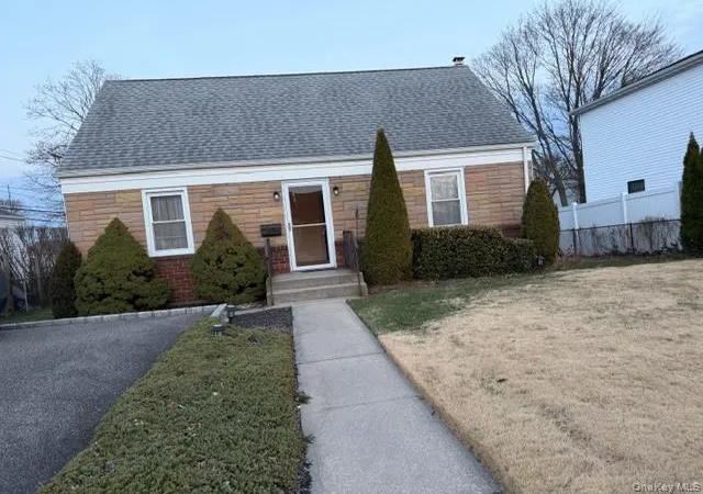 1st image of 5 Totten St, Oyster Bay, NY 11714 | MLS# 977263