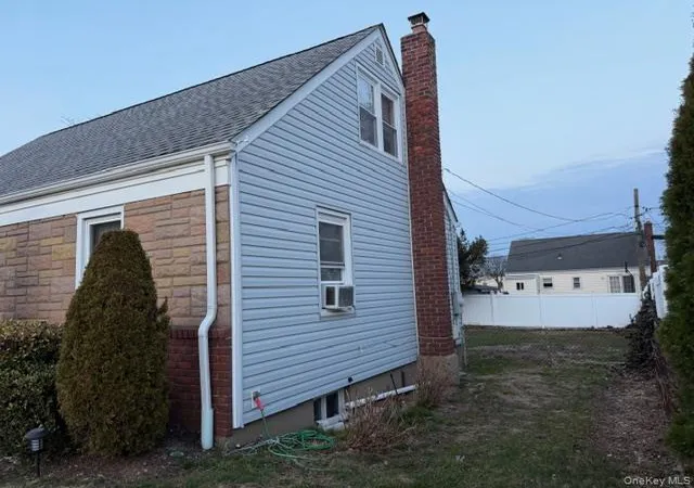 2nd image of 5 Totten St, Oyster Bay, NY 11714 | MLS# 977263