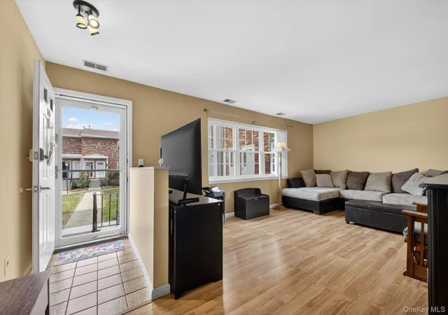 2nd image of 276 Temple Hill Rd #1515, New Windsor, NY 12553 | MLS# 977319