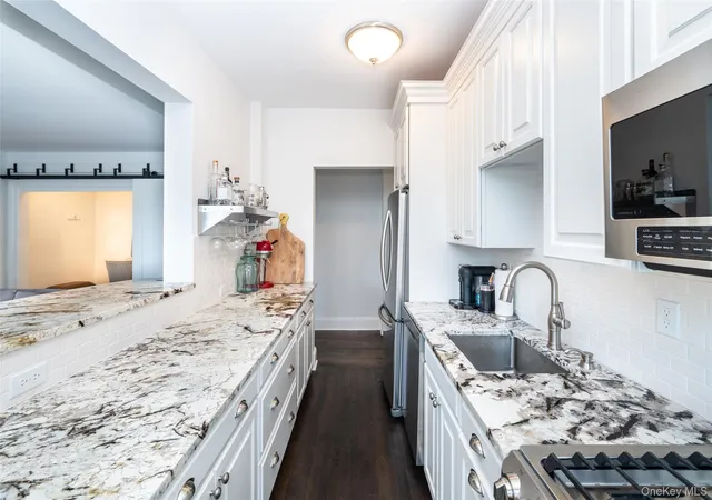Photo 4 of Sale Pending at 11 Alden Rd #4J, Larchmont, NY 10538 | MLS# 977331 | Listing updated on 2026-07-07