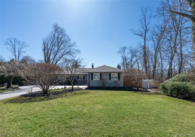 Sale Pending at 6 Edcris Ln, Huntington, NY 11743 | MLS# 977360 | Listing updated on 2026-09-19