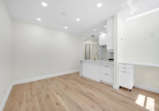 4th image of 741 W End Ave #4B, New York, NY 10025 | MLS# 977366