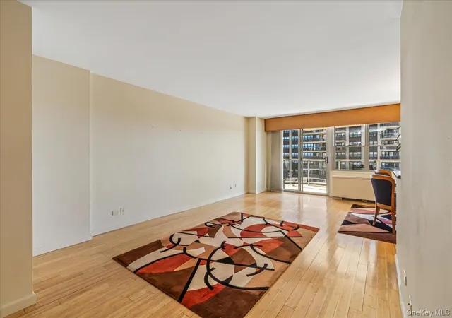 3rd image of 17-85 215Th St #8G, Bayside, NY 11360 | MLS# 977384