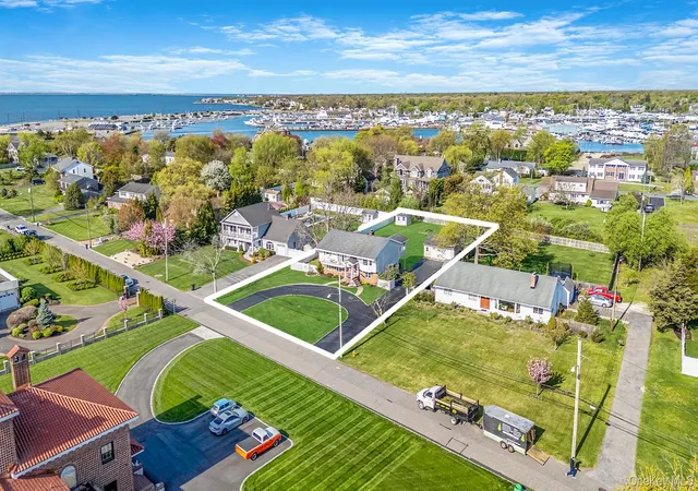 4th image of 146 Awixa Ave, Bay Shore, NY 11706 | MLS# 977405
