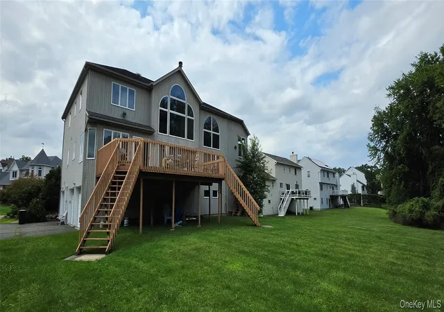 Photo 2 of Sale Pending at 31 Lowell Dr, Clarkstown, NY 10956 | MLS# 977422 | Listing updated on 2026-08-11