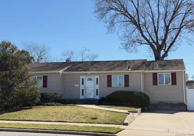 1st image of 41 Charlotte Pl, Oyster Bay, NY 11803 | MLS# 977428