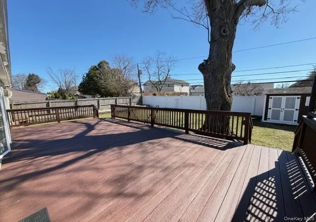 39th image of 41 Charlotte Pl, Oyster Bay, NY 11803 | MLS# 977428