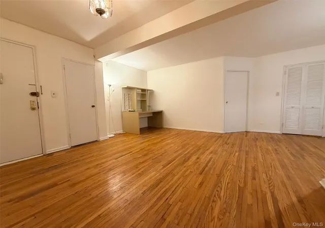 2nd image of Park Manor Condo, Forest Hills, NY 11375