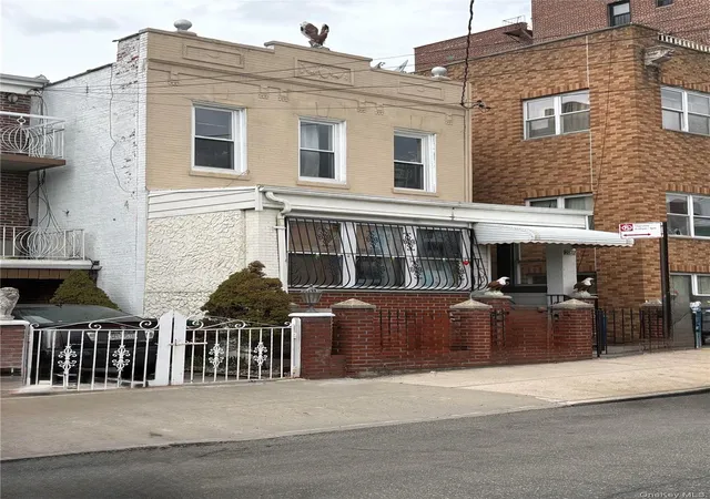 Photo 3 of Multi family home for sale at 48 72 37th Street, New York, NY 11101 | MLS# 977592 | Listing updated on 2026-06-25