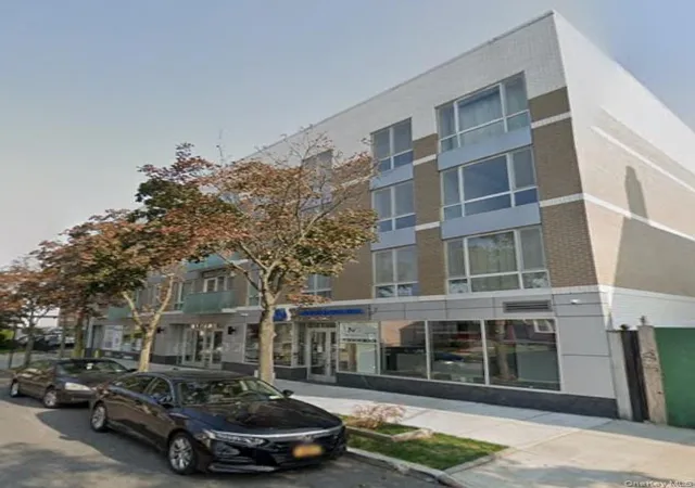 1st image of 15816 79th Ave #401N, Fresh Meadows, NY 11366 | MLS# 977595