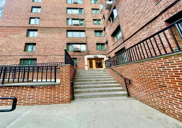Photo 1 of Sale Pending at 1594 Metropolitan Ave #TD, Bronx, NY 10462 | MLS# 977635 | Listing updated on 2026-09-14