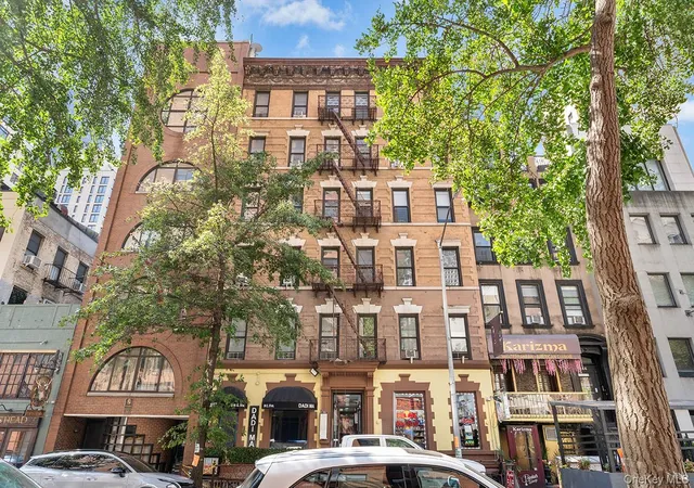 Homes for sale in New York, NY | 246 E 51St St #8, New York, NY 10022 | MLS# 977658