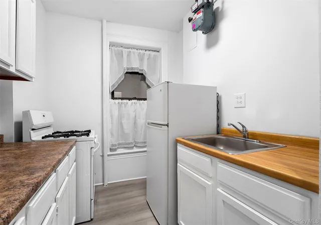 Homes for sale in New York, NY | 246 E 51St St #8, New York, NY 10022 | MLS# 977658