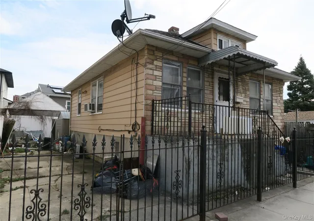 Photo 3 of Sale Pending at 1382 Mcbride St, Far Rockaway, NY 11691 | MLS# 977660 | Listing updated on 2026-05-22