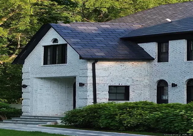 Photo 3 of Single family home for sale at 33 High Farms Rd, Oyster Bay, NY 11545 | MLS# 977675 | Listing updated on 2026-10-07