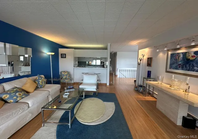 Photo 3 of Sale Pending at 35 Library Ave #3I, Southampton, NY 11978 | MLS# 977679 | Listing updated on 2026-08-28