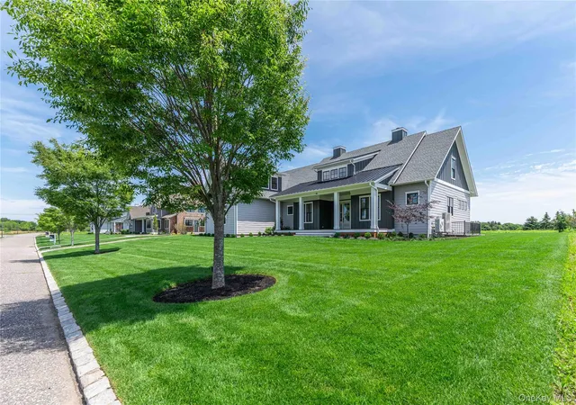 Photo 4 of Single family home for sale at 45 Club Dr, Riverhead, NY 11933 | MLS# 977826 | Listing updated on 2026-10-07