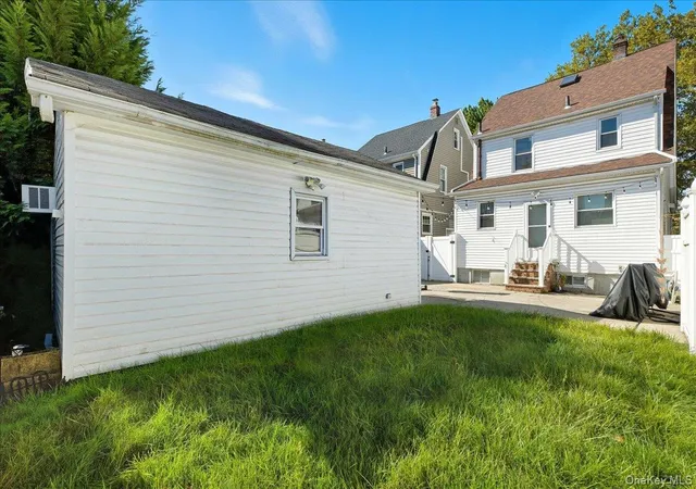 25th image of 88 37 249th St, Bellerose, NY 11426 | MLS# 977855