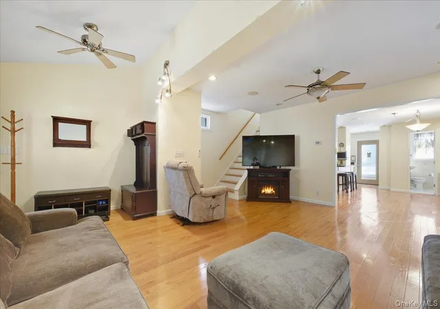 4th image of 88-37 249Th St, Bellerose, NY 11426 | MLS# 977855