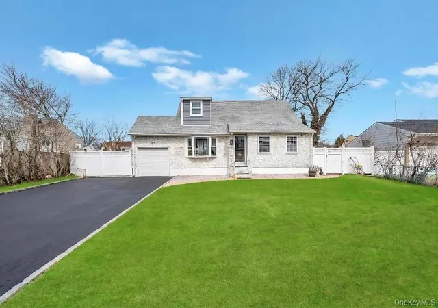 4th image of 41 Walton St, Brentwood, NY 11717 | MLS# 977861