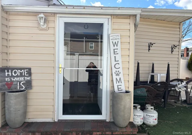 2nd image of 3615 Bayview St, Hempstead, NY 11783 | MLS# 977865