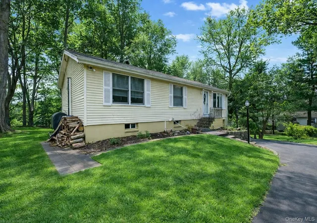 Photo 3 of Single family home for sale at 110 Laurel Hl Rd, Cortlandt, NY 10520 | MLS# 977869 | Listing updated on 2026-09-06
