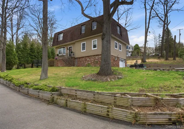 32nd image of 2 Olympus Rd, Woodbury, NY 10930 | MLS# 977872