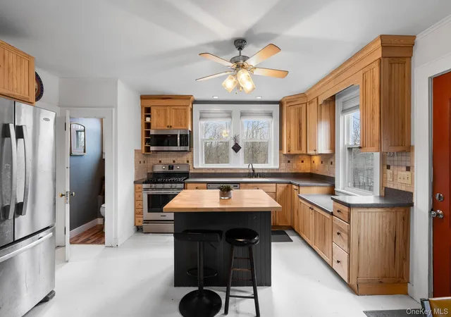 Homes for sale in Germantown, NY | 4721 State Route 9G, Germantown, NY 12526 | MLS# 977882